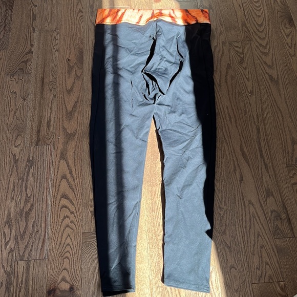 XL - Blackmilk TIGER STRIPES YOGA PANTS 💚💚 2 for $50 - Picture 6 of 7
